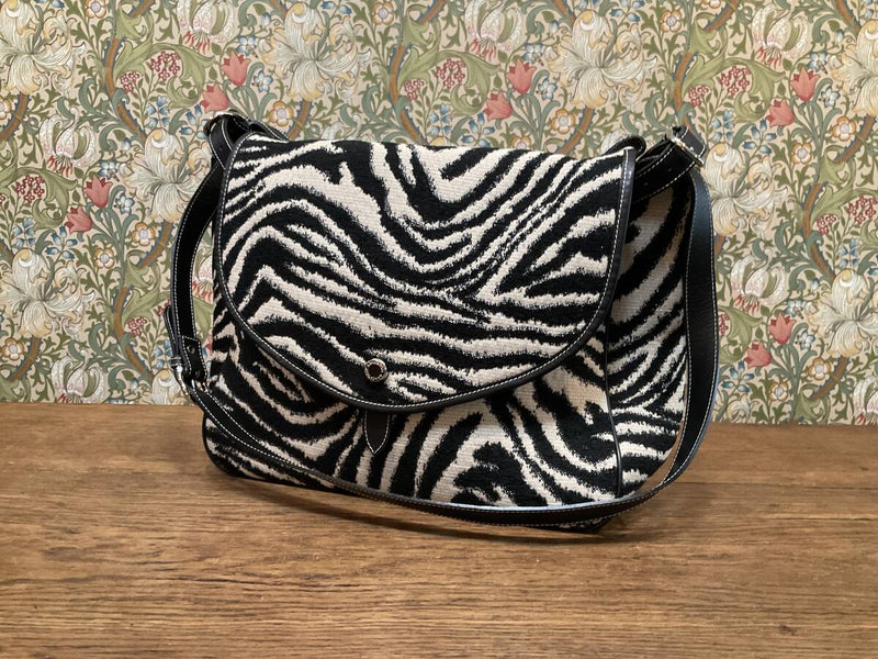Vacation Kiki Zebbra Shoulder Bag 2021 A/w Collection Designer Handbag