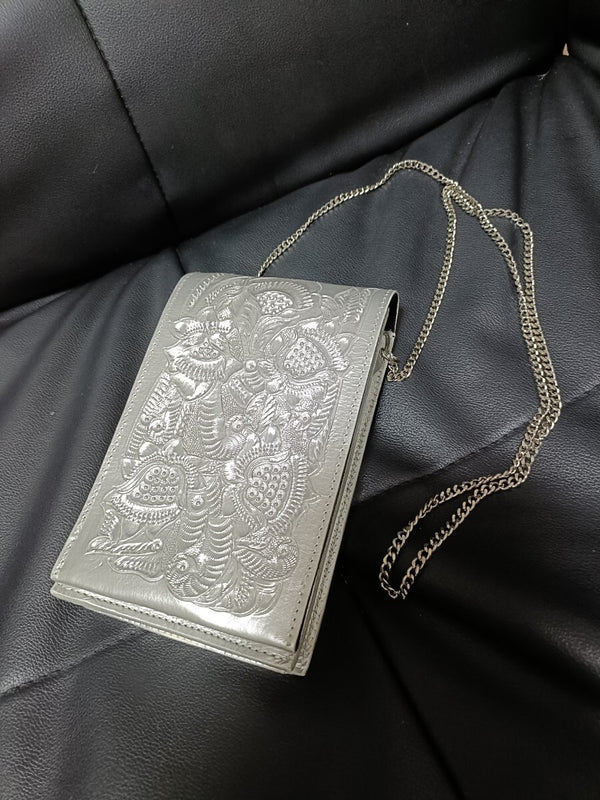 Carving Tribes Chain Shoulder Bag Silver Womens Metallic Leather Crossbody Purse