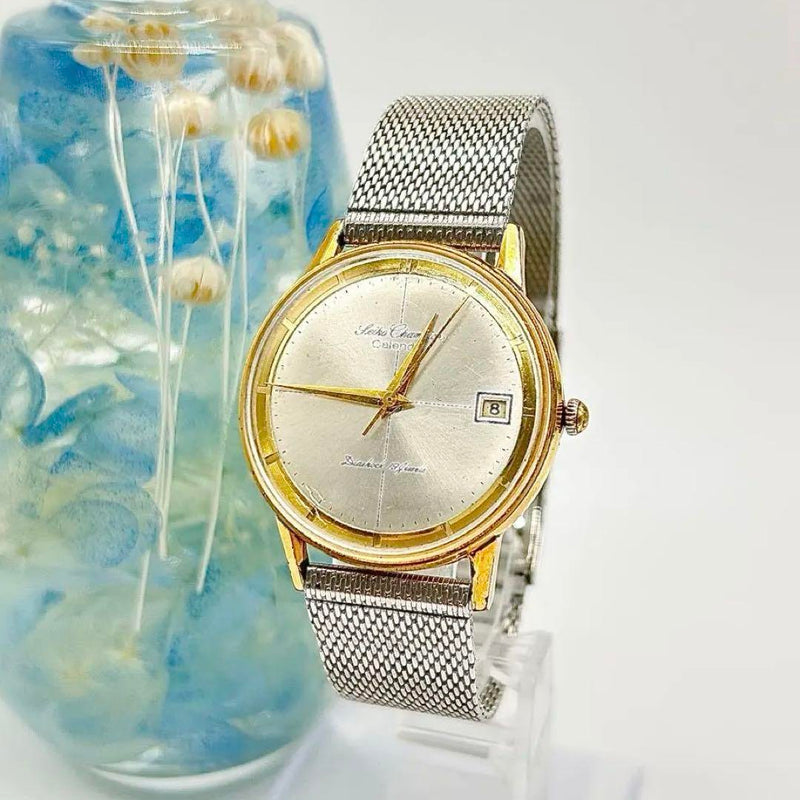 Champion Calendar 1960s Wristwatch Hand-winding Mechanical Watch Vintage