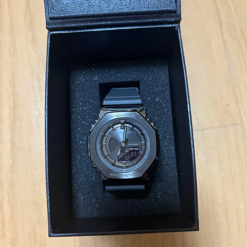 G-shock Gm-s2100b-8ajf Metal Covered Watch Black Resin Band Quartz