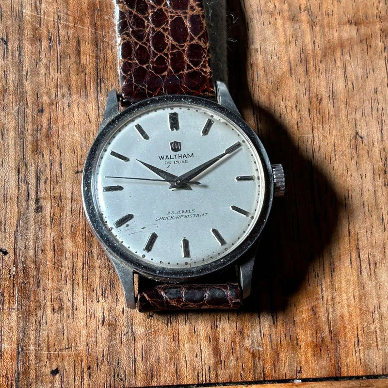 Hand-wound Wristwatch Vintage Mechanical Watch Collectible Timepiece