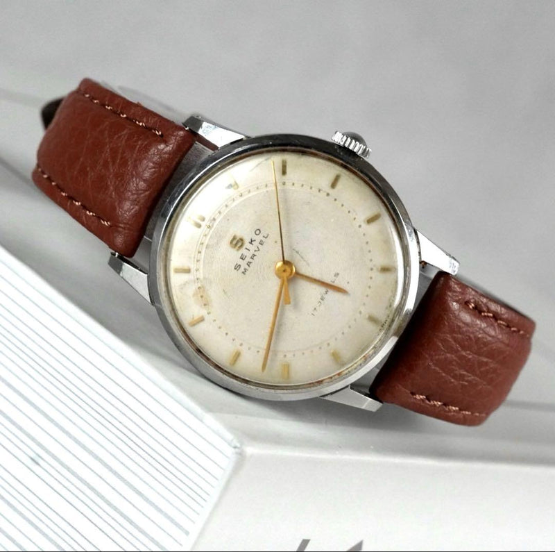 Marvel Round 17 Jewels Mens Watch Manual Winding Vintage Style 3-hand