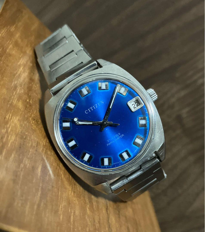 Hand-winding Mens Watch Blue Dial Original Band Working Vintage