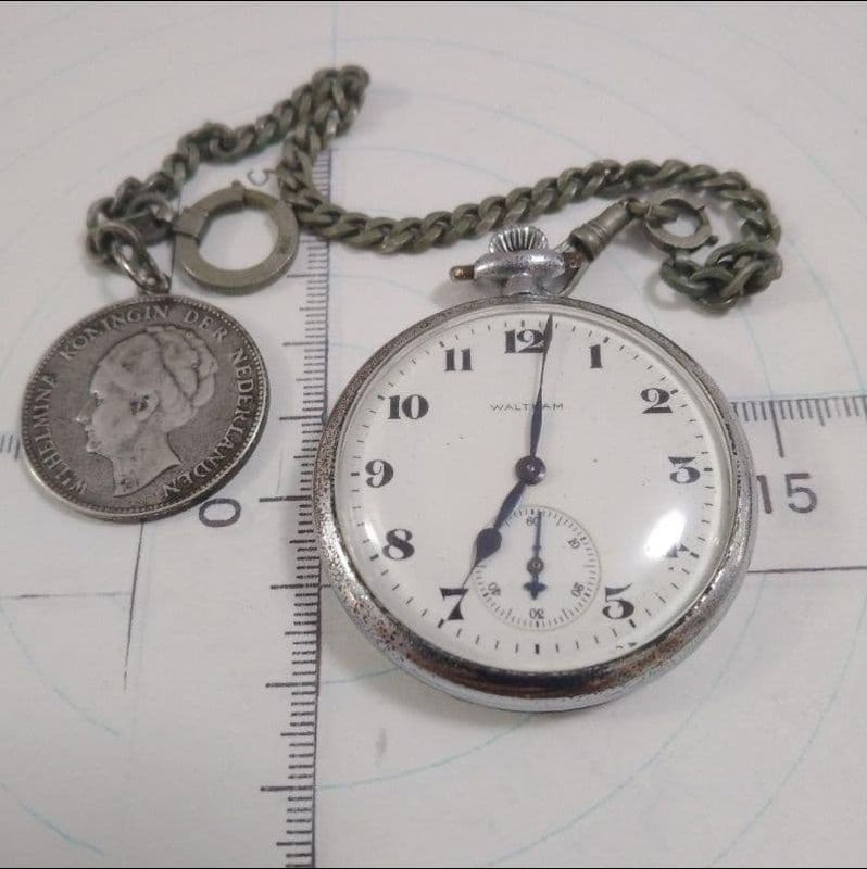 Hand-wound Pocket Watch 1925-26 Dutch 1 Guilder Silver Coin Antique
