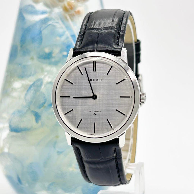 Chariot 2220-0180 1973 Hand-wound Wristwatch. Vintage Collectors Watch.