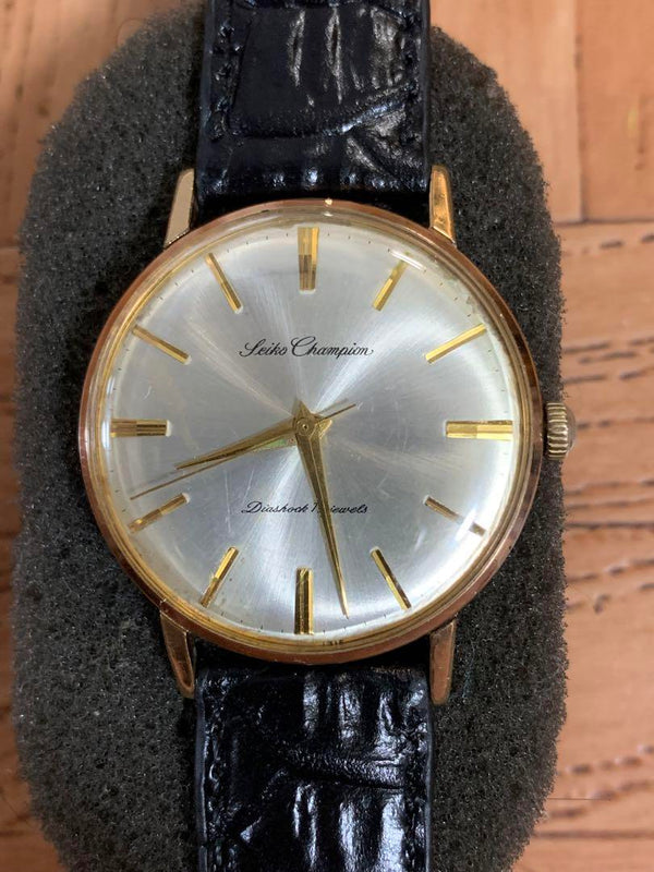 Champion Hand-winding Watch Vintage Wristwatch Collectible Timepiece