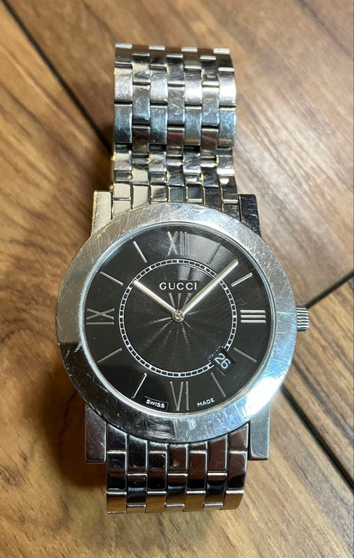 Gucci 5200m.1 Silver Watch Black Dial Swiss Made Stainless Steel Mens Dress