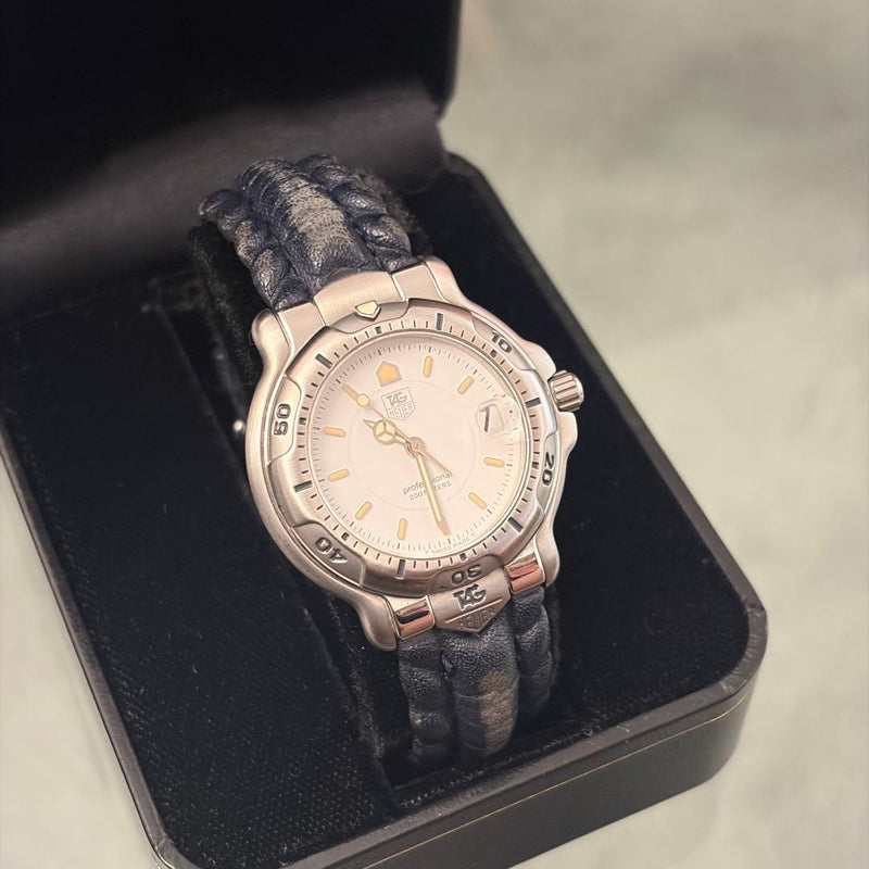 TAG HEUER Professional 200M WR WH1211 Quartz White Dial Silver Case Mens Watch