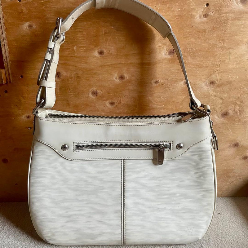 Louis Vuitton Epi Leather White Shoulder Bag Zipper Main Closure Exterior