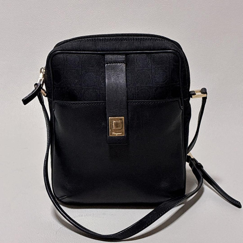 Salvatore Ferragamo Gancini Shoulder Bag Black 7.3x6.3x1.6in Gold Hardware
