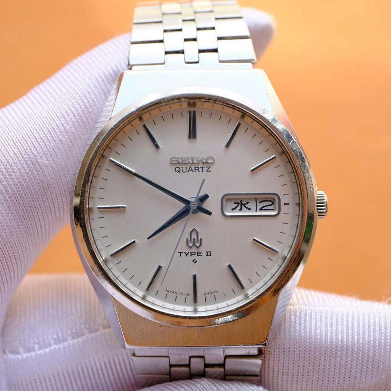 SEIKO TYPE II C378 Quartz Silver Dial Roman Numerals Day Date Watch