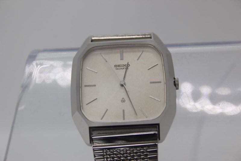 SEIKO Dolce 5931-5300 Quartz Watch Stainless Steel Back Silver Square 1981