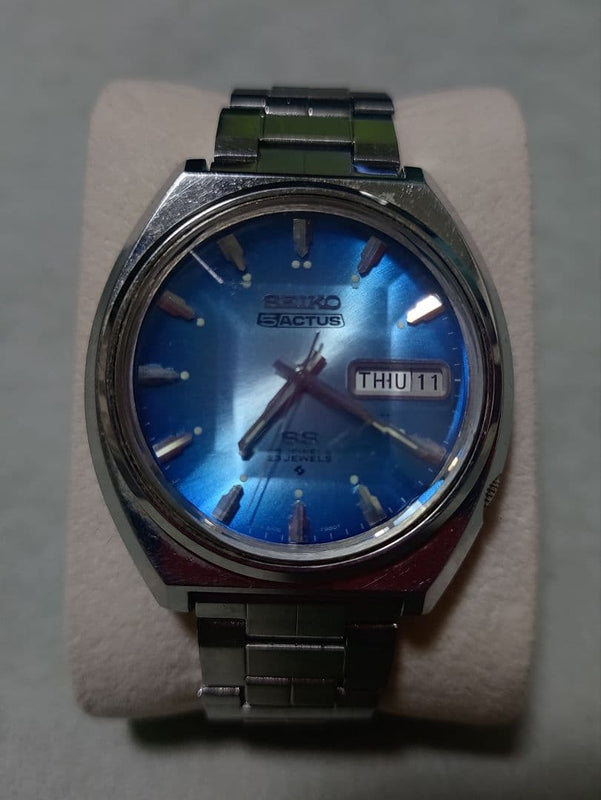 Seiko 5 Actus SS 6106-7700 Automatic 23J SS Blue Gradient Cut Glass Day-Date