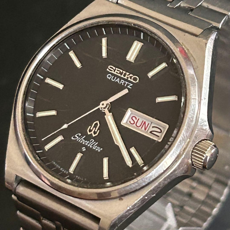 SilverWave 8229-7000 Mens Quartz Watch 34.5mm Black Dial Silver Tone