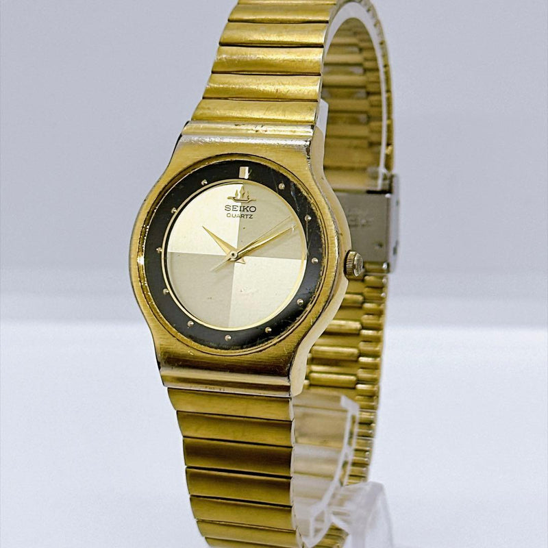 Seiko V701-6K10 Mens Quartz Analog Display Wristwatch Gold Tone Case