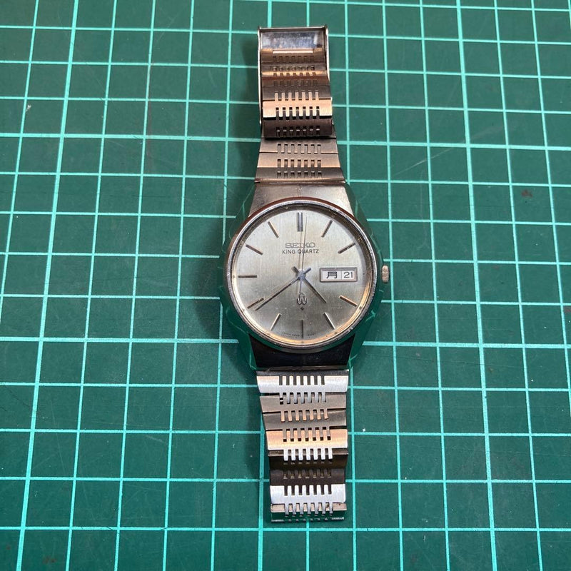Seiko 1982 King Quartz 9642-8000 Twin Quartz 34mm Silver Dial Date Watch