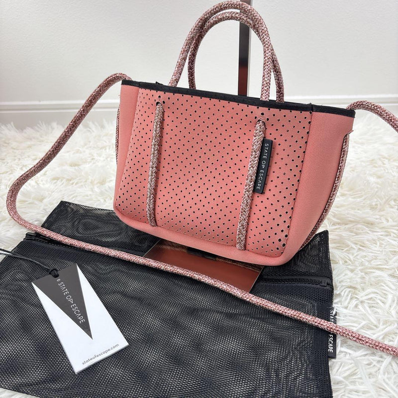 STATE OF ESCAPE Petite Escape Pink Beige Neoprene 2-Way Bag 6.3x9.3x6.7in