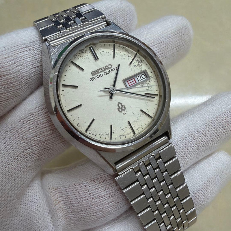 SEIKO GRAND QUARTZ 4843-8110 Quartz Day-Date Silver Case Bracelet Watch