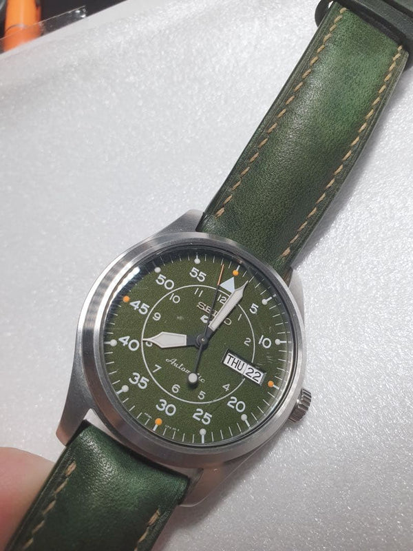 SEIKO 5 SNK805 Automatic 37mm Green Dial Leather Watch 7S26 See-Through Back