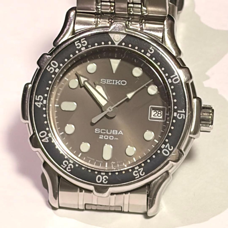 SEIKO 5H25-6030 Diver Quartz Watch 35.1mm Gray White Dial Silver Bracelet