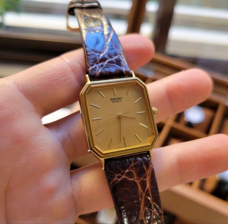 SEIKO Quartz Watch 1976 Octagonal 31x37mm Case Champagne Gold Dial 18mm Band
