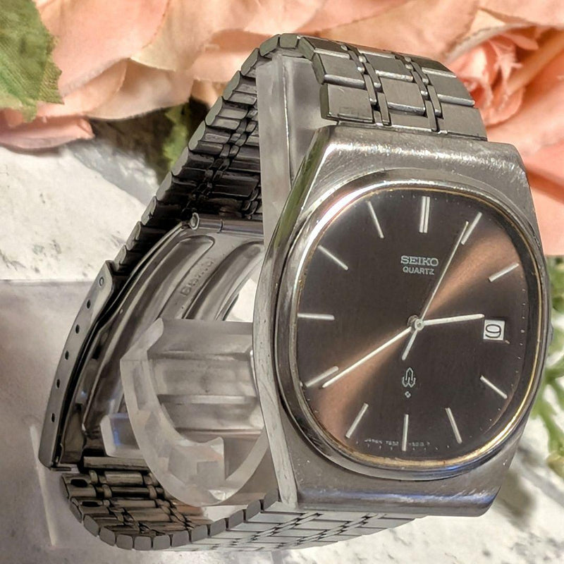 SEIKO Chariot Quartz Mens Day-Date Tonneau Cushion Stainless Steel Brown