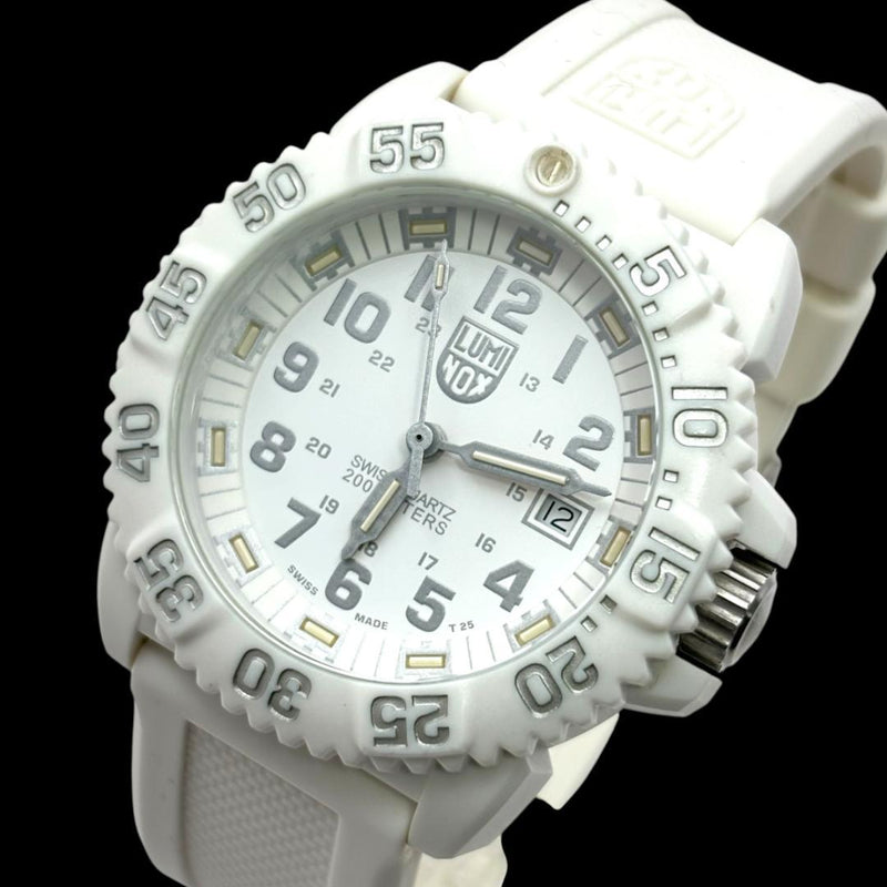 Luminox Navy SEAL 3050 3051.BO Quartz Watch 48mm White Dial Rubber 200m
