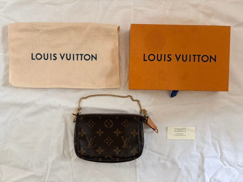 LOUIS VUITTON Mini Pochette Accessoires M58009 Monogram 15.5x10.5x3cm Gold