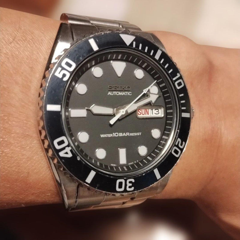 SEIKO SKX031 7S26-0040 Automatic 41mm Black Dial DayDate Metal Bracelet 1996