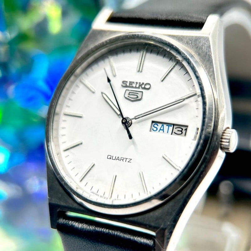 SEIKO 5 Mens Quartz Day-Date Watch 32.5mm Case White Dial 8.0mm Thick