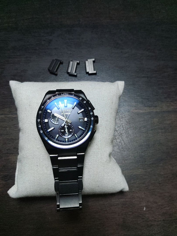 SEIKO ASTRON SBXY041 Quartz Movement Black Dial Analog Mens Watch Extra Links