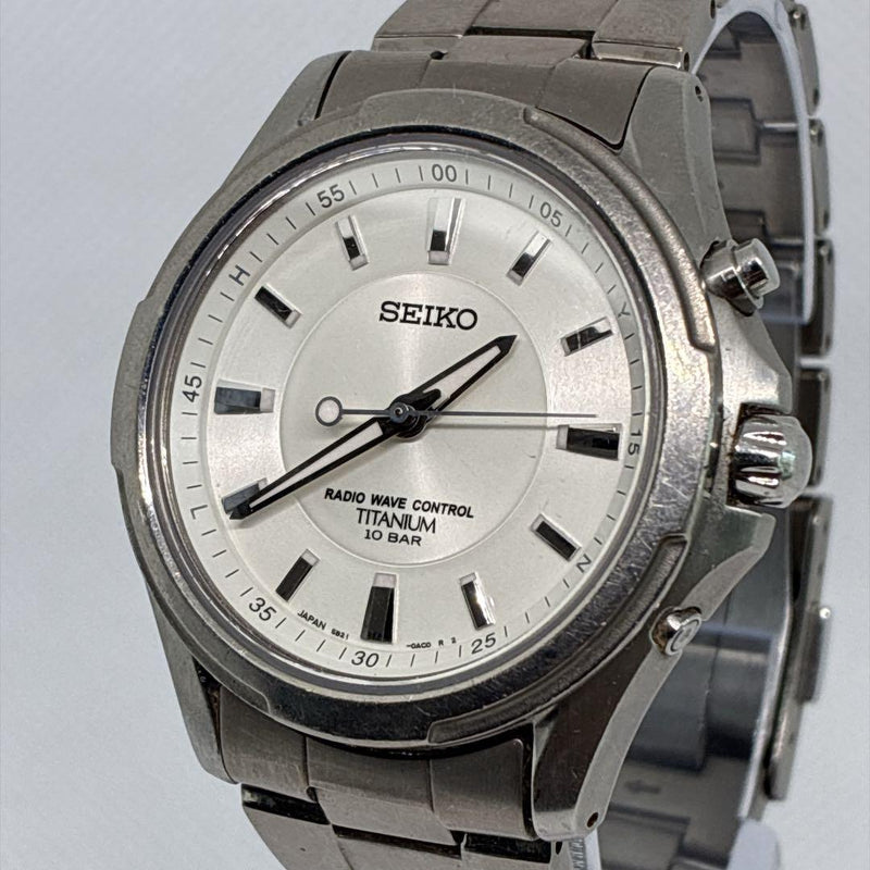 SEIKO Mens Watch 5B21-0AB0 Quartz Radio Wave Titanium White Dial 36.5mm 2004