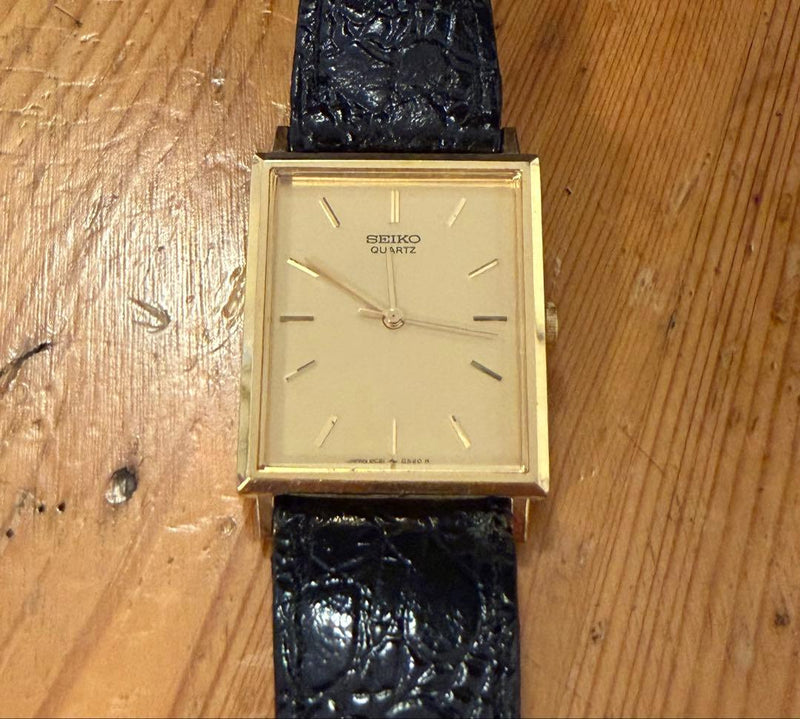 SEIKO Chariot 2C21-5180 Mens 1980s Quartz Gold Dial Tank Wristwatch