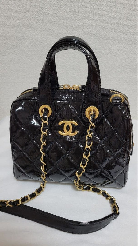 CHANEL Matelassé Patent Leather Black Gold Chain Handbag 2WAY 20.5x16x12cm
