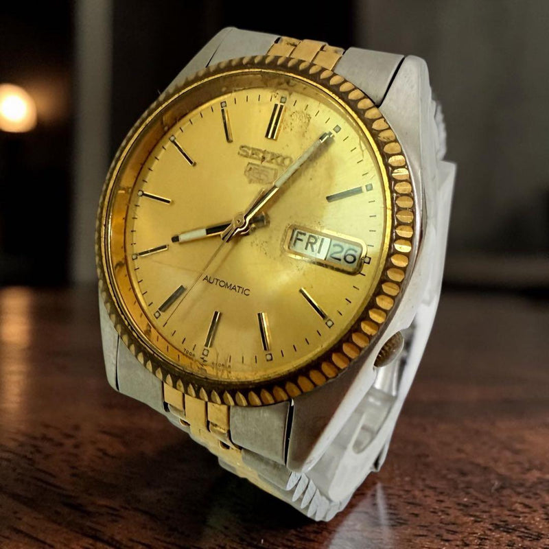 Seiko 5 7009-3110 Mens Automatic Gold Dial Day-Date Fluted Bezel Watch