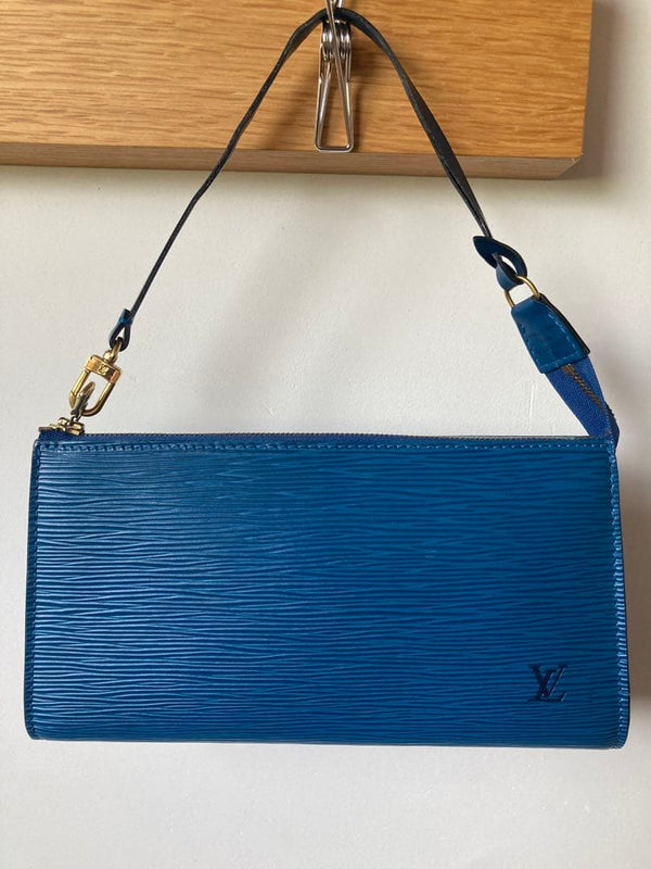 Louis Vuitton Twist Mm Blue Epi Leather Handbag ws012626g0 23x17x9.5cm Gold Hw