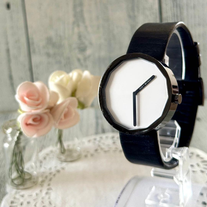ISSEY MIYAKE TWELVE Quartz Watch Black Case White Dial 38mm Unisex VJ20-0020