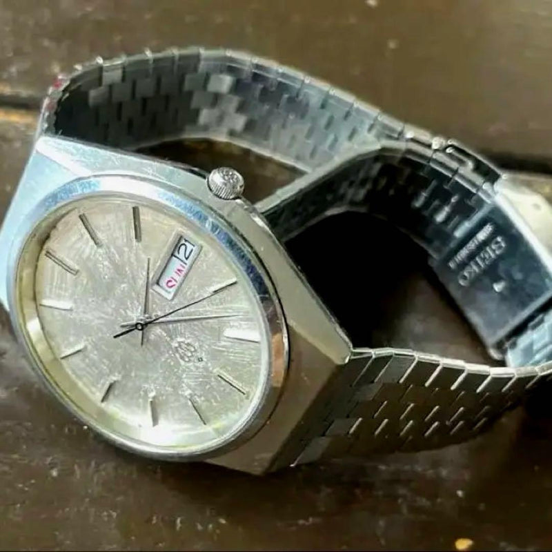 SEIKO King Seiko Twin Quartz Watch Silver Textured Dial Day-Date Stainless