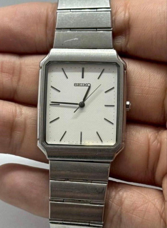 SEIKO A2 Quartz Square Tank Case White Dial Analog Display Watch 2628 1981