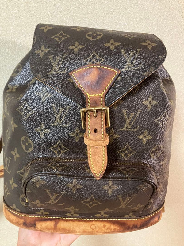 LOUIS VUITTON Montsouris Monogram Canvas Backpack Buckle Flap Drawstring 1
