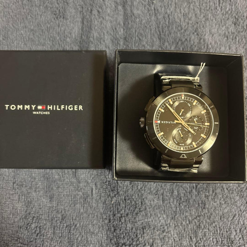 TOMMY HILFIGER Mens Quartz Analog Display Watch Black Dial Black Case Black Band