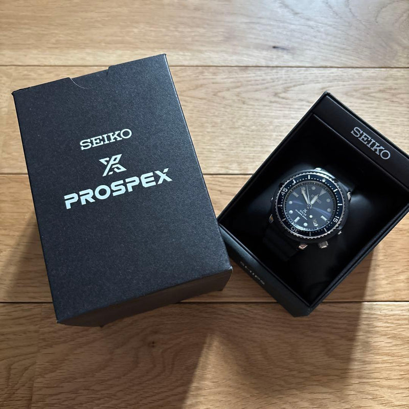 Seiko Prospex Diver Scuba LOWERCASE Solar 42.7mm 200m WR Navy Bezel Silicone
