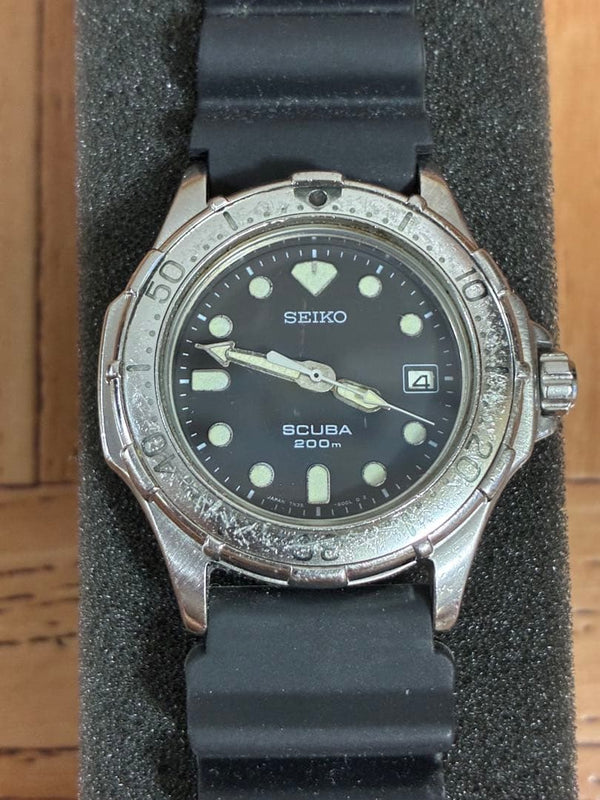 SEIKO SCUBA 200m 7N35-6000 Quartz Diver Watch Black Dial SS Rotating Bezel