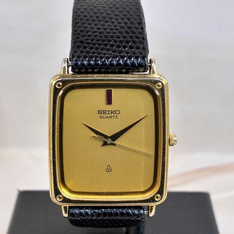 SEIKO 6030-5520 Mens 8-Jewel Quartz Square Dress Watch 27mm Gold Dial 1982