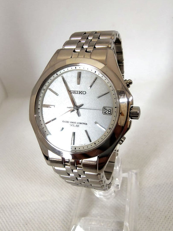 Seiko Dolce 7B42-0AE0 Radio Solar Titanium Watch 40mm Titanium Bracelet