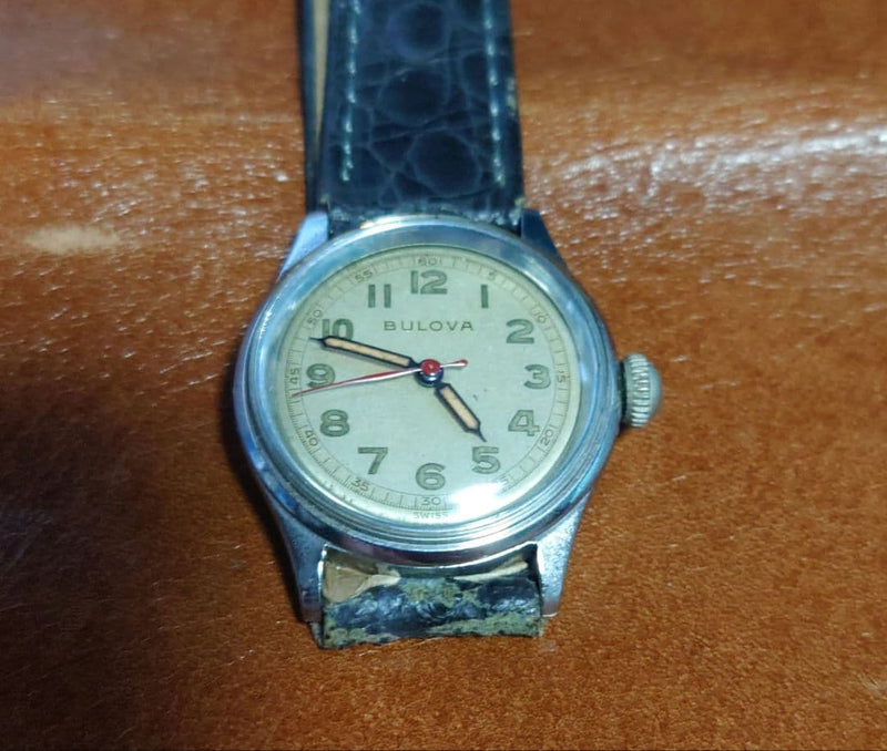 Bulova 1940s Military Hand-wound Watch 29mm Champagne Dial Red Second 17J Swiss