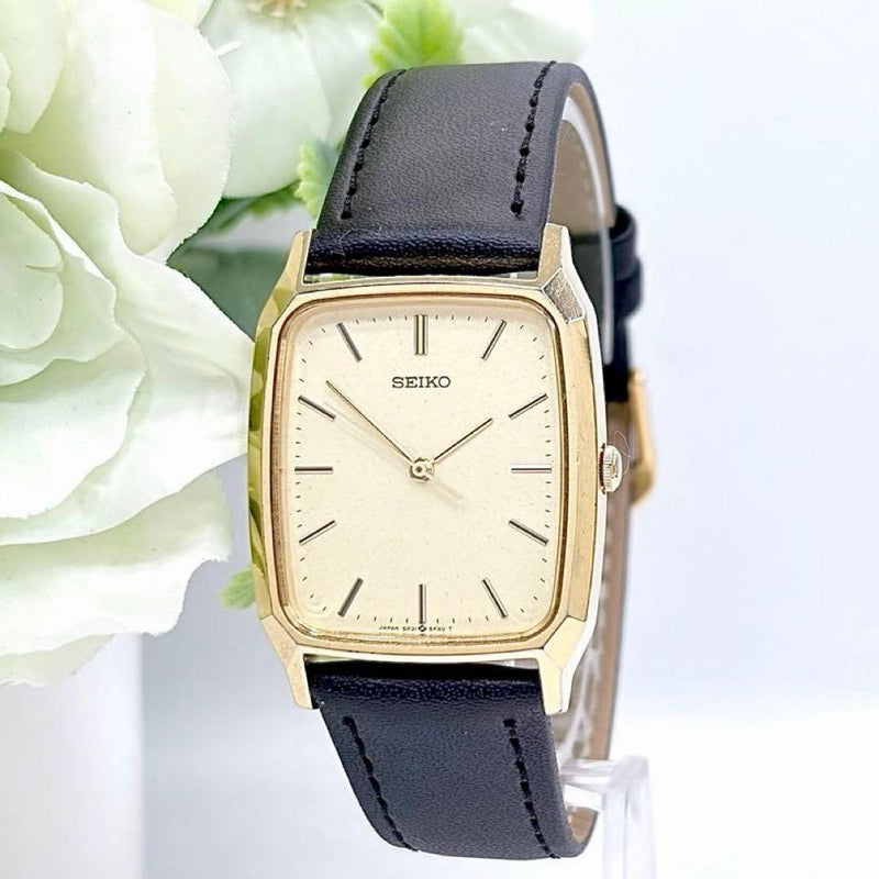SEIKO 5P31-5E00 Quartz Watch Gold Tone Square Black Dial 29x38mm Band