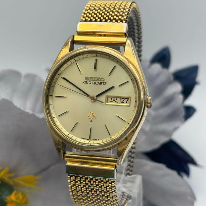 SEIKO King Quartz Mens Quartz Watch 35mm Gold Dial Gold Band Day-Date
