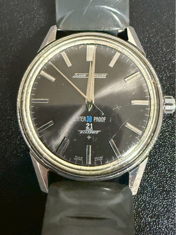 Seiko 1968 Skyliner 6222-8000 Manual Winding 21J Black Dial Water 30 Proof Watch