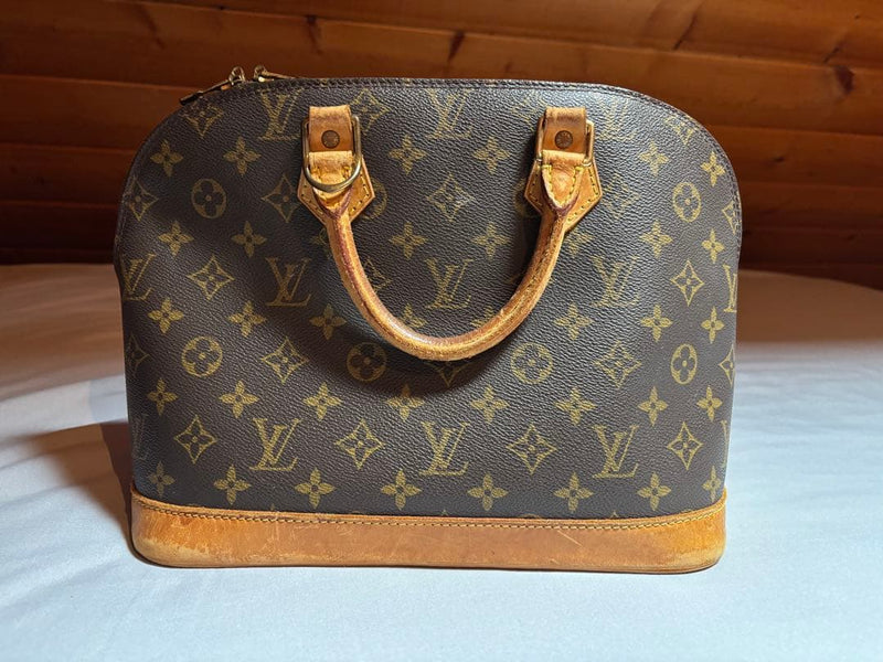 Louis Vuitton Monogram Alma Handbag 4626 Canvas Leather 32x24x16cm Double Zip